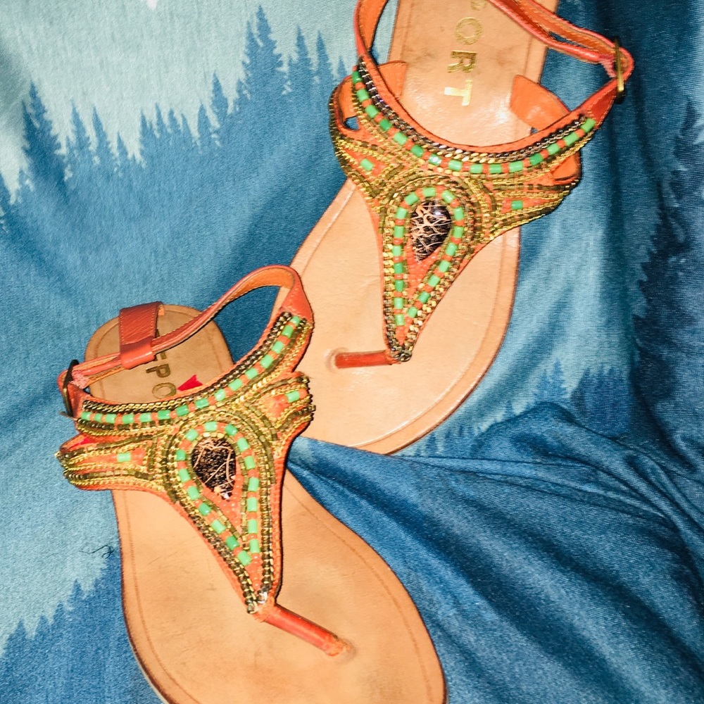 Report Perez Sandals